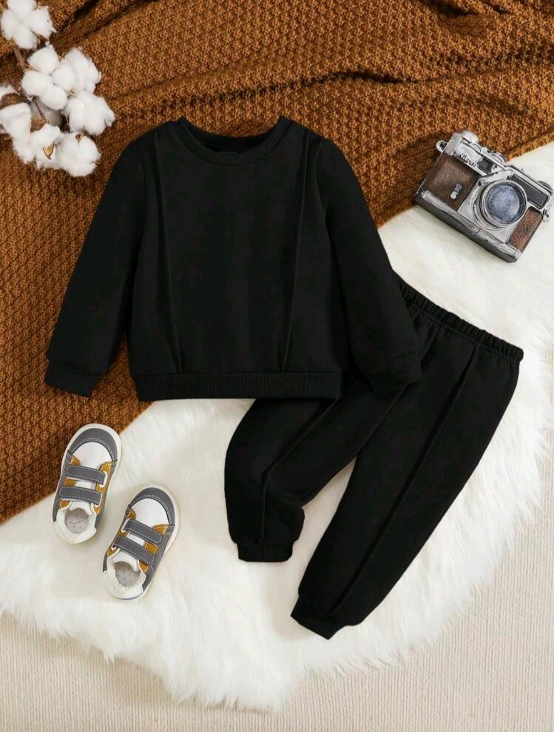 BLACK WINTER KIDS SWEAT SUIT