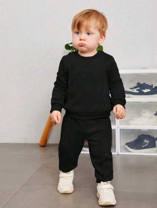 BLACK WINTER KIDS SWEAT SUIT